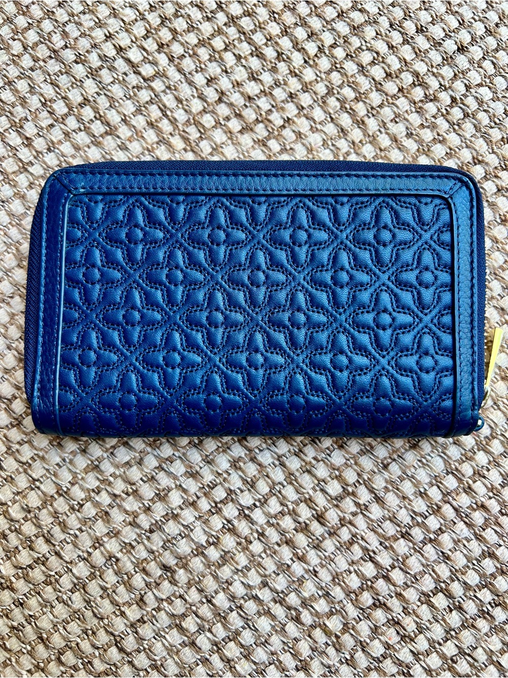 ⭐️Tory Burch Quilted Leather Zip-Around Wallet – Navy Blue - Picture 2 of 6
